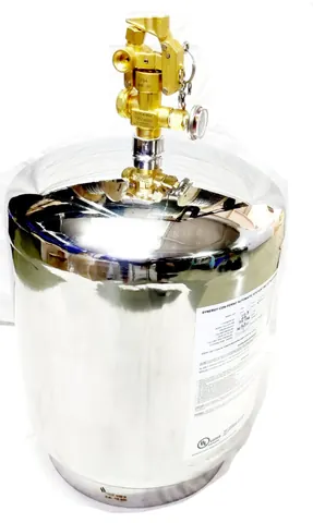 Synergy K-class stainless steel wet-chemical cylinder with valve and pressure gauge